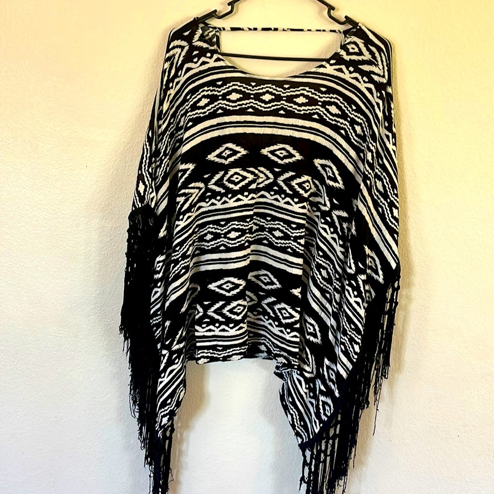 Cute Aztec design top with tasssles